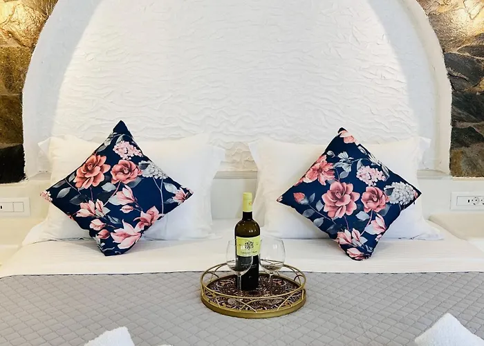 Arlene Konukevi Mesaria